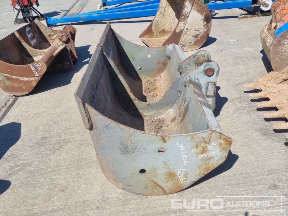 2015 Titan 72" Ditching Bucket 60mm Pin to suit 10 Ton Excavator - Bucket: picture 2 2015 Titan 72" Ditching Bucket 60mm Pin to suit 10 Ton Excavator - Bucket: picture 2