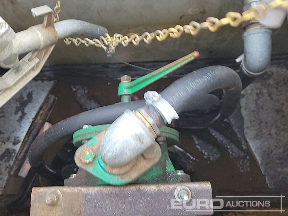 Storage tank 2016 Bowser Supply 2000 Litre Single Axle Bunded Fuel Bowser, Manual Pump: picture 18 Storage tank 2016 Bowser Supply 2000 Litre Single Axle Bunded Fuel Bowser, Manual Pump: picture 18