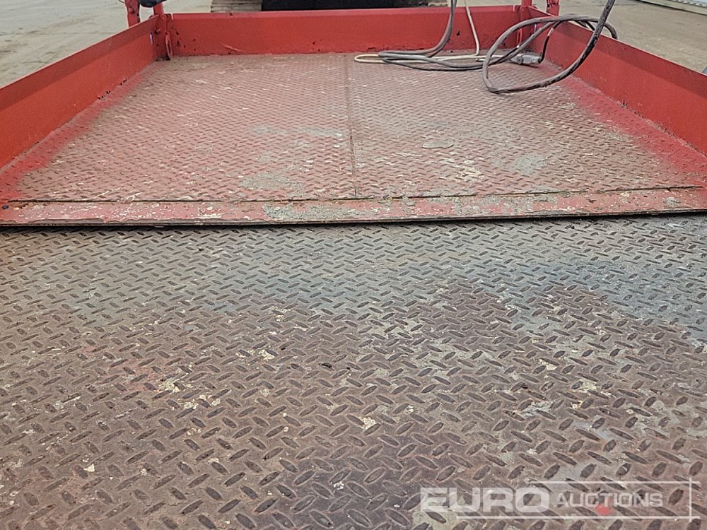 Scissor lift 2016 SkyJack SJ6832RT: picture 24 Scissor lift 2016 SkyJack SJ6832RT: picture 24