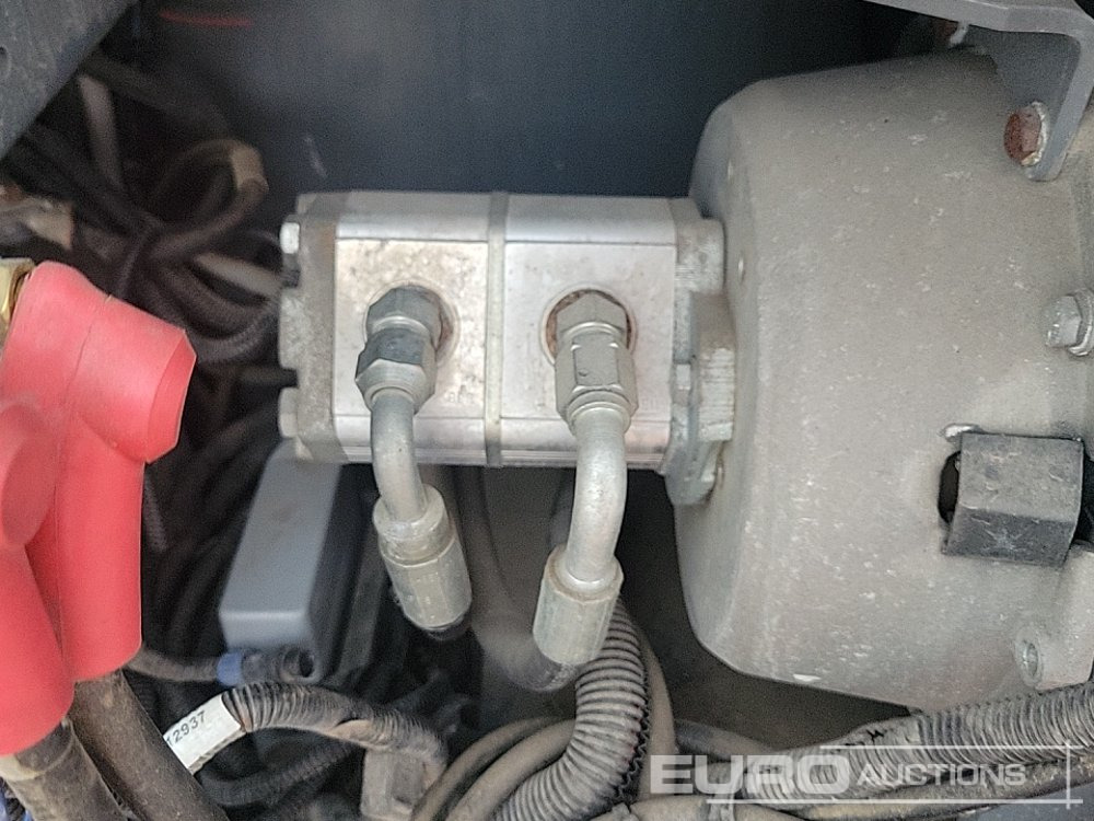 Scissor lift 2016 SkyJack SJ6832RT: picture 17 Scissor lift 2016 SkyJack SJ6832RT: picture 17