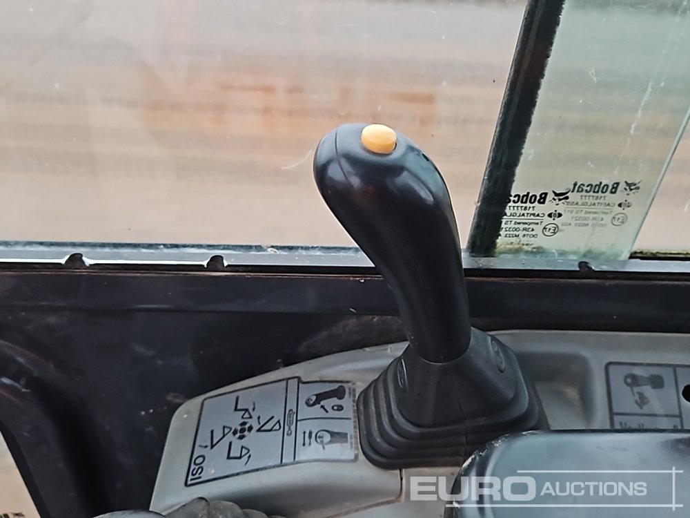 Mini excavator 2017 Bobcat E26: picture 37