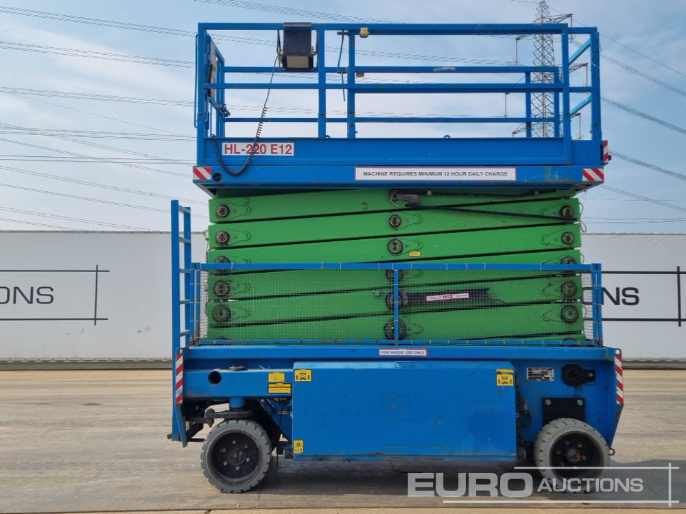 2017 Holland Lift HL-220 E12 - Aerial platform: picture 2 2017 Holland Lift HL-220 E12 - Aerial platform: picture 2