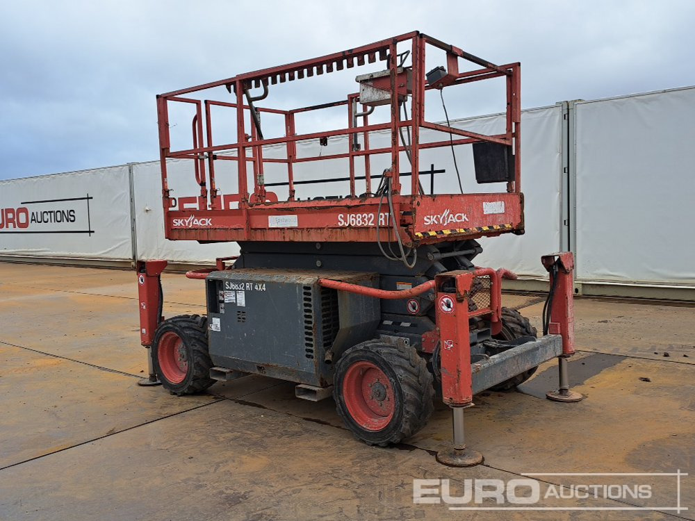 2019 SkyJack SJ6832RT - Scissor lift: picture 3 2019 SkyJack SJ6832RT - Scissor lift: picture 3