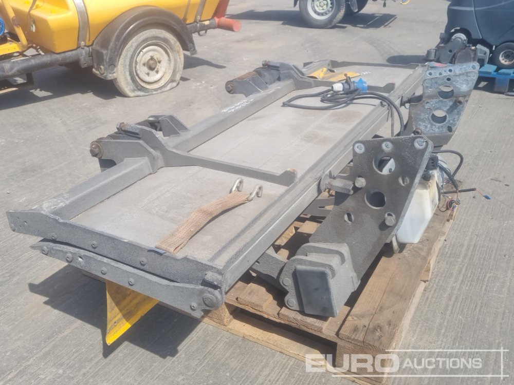 2020 Del 1000kg Hydraulic Tuck Away Tail Lift - Construction equipment: picture 3 2020 Del 1000kg Hydraulic Tuck Away Tail Lift - Construction equipment: picture 3