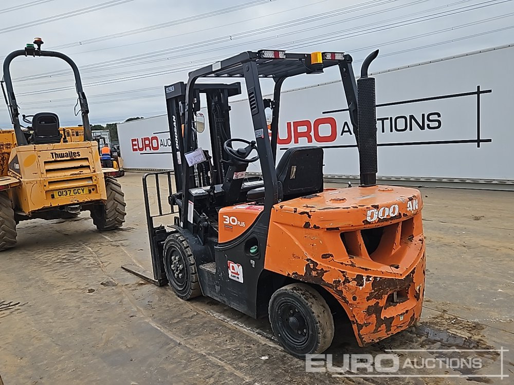 2020 Doosan D30GP - Forklift: picture 3 2020 Doosan D30GP - Forklift: picture 3