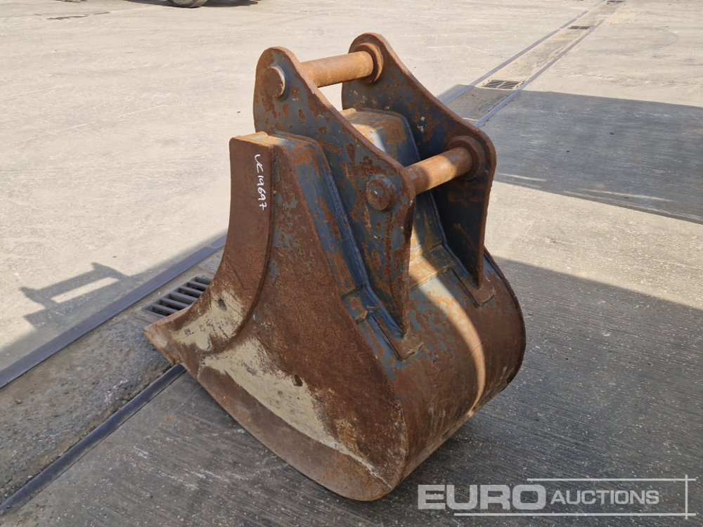 2020 Titan 24" Digging Bucket 65mm Pin to suit 13 Ton Excavator - Bucket: picture 3 2020 Titan 24" Digging Bucket 65mm Pin to suit 13 Ton Excavator - Bucket: picture 3