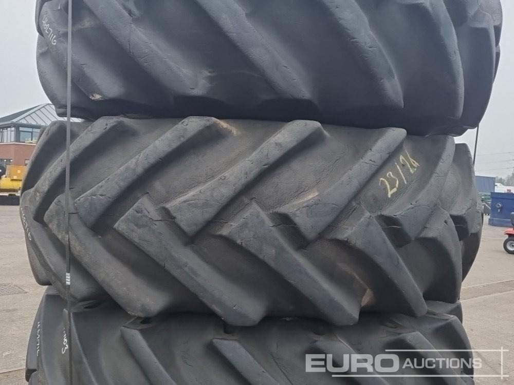23.1-26 Tyre & Rim (4 of) - Tire: picture 3 23.1-26 Tyre & Rim (4 of) - Tire: picture 3