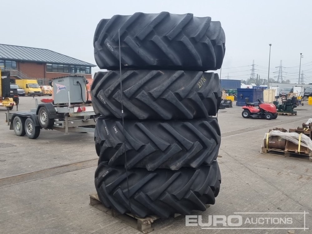 23.1-26 Tyre & Rim (4 of) - Tire: picture 1 23.1-26 Tyre & Rim (4 of) - Tire: picture 1