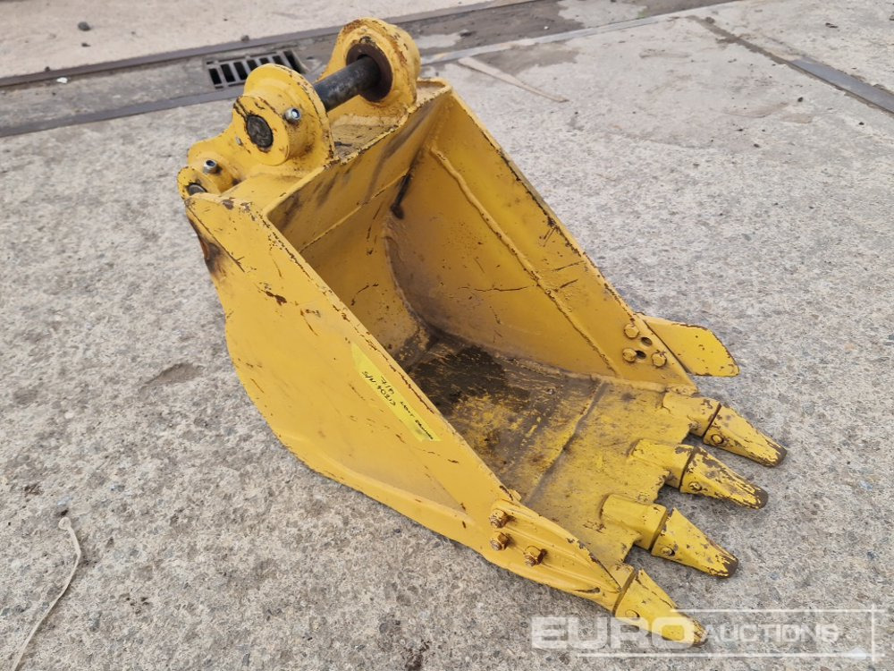 24" Digging Bucket 45mm Pin to suit 4-6 Ton Excavator - Bucket: picture 4 24" Digging Bucket 45mm Pin to suit 4-6 Ton Excavator - Bucket: picture 4