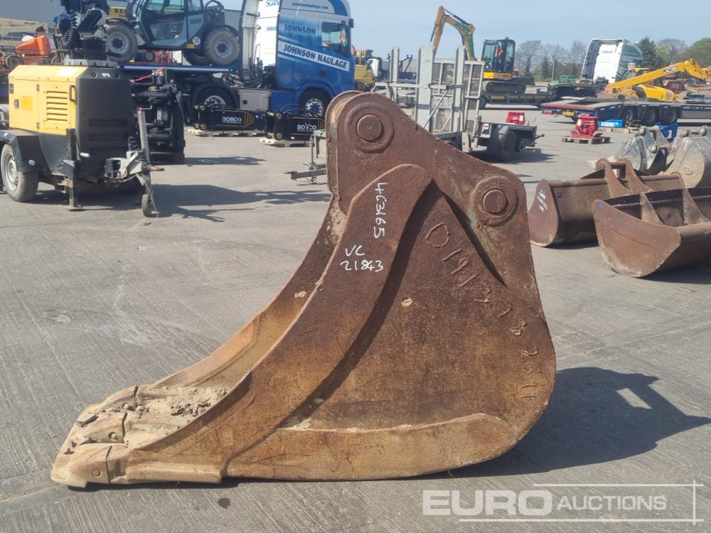 24" Digging Bucket 80mm Pin to suit 20 Ton Excavator - Bucket: picture 2 24" Digging Bucket 80mm Pin to suit 20 Ton Excavator - Bucket: picture 2