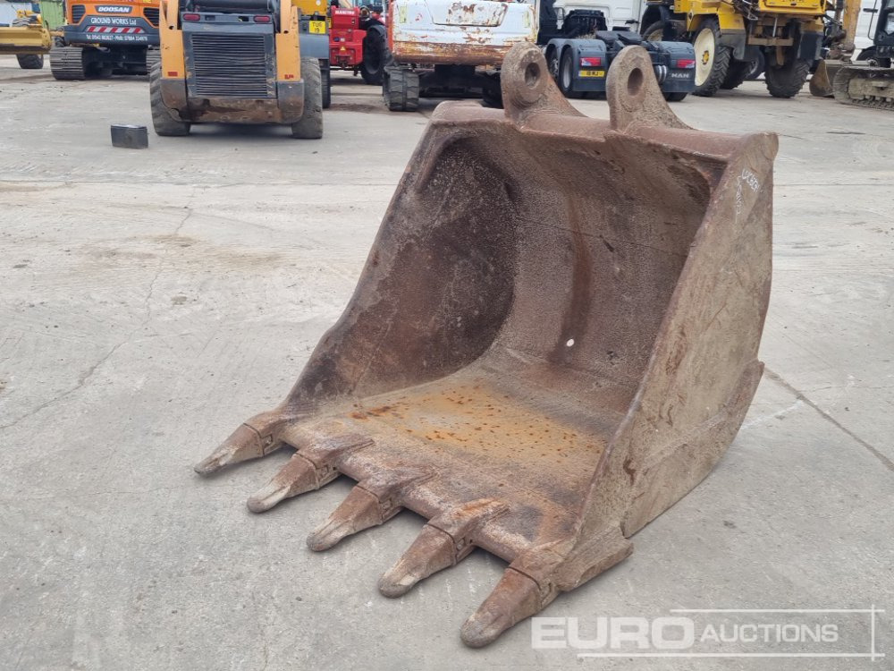 48" Digging Bucket 80mm Pin to suit 20 Ton Excavator - Bucket: picture 1 48" Digging Bucket 80mm Pin to suit 20 Ton Excavator - Bucket: picture 1
