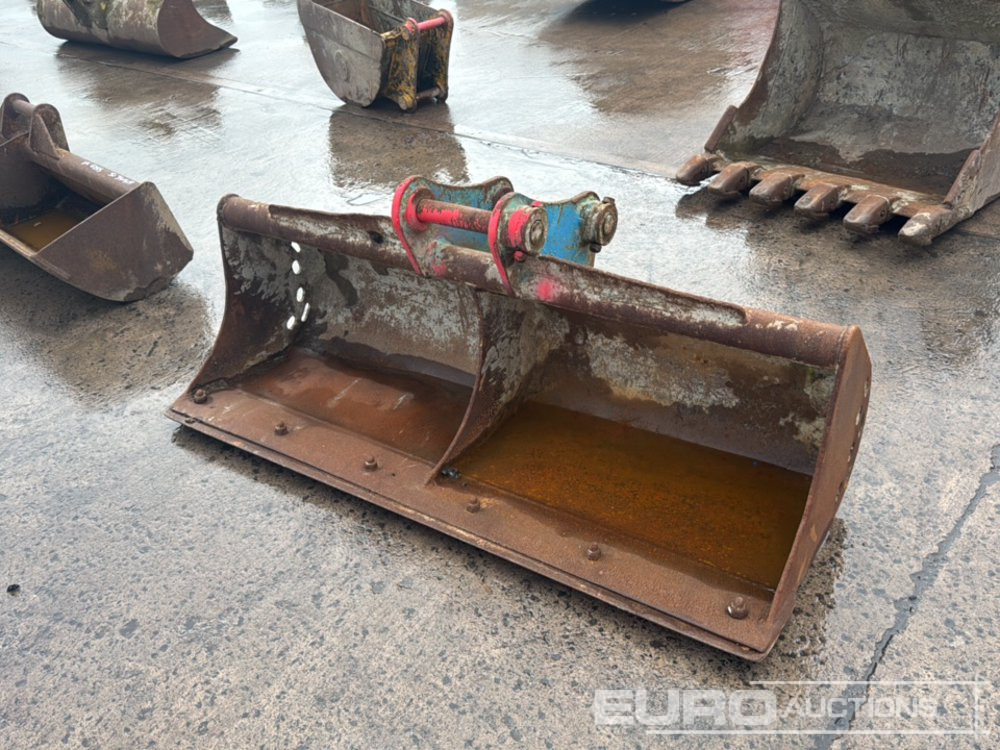 60" Strickland Ditching Bucket 45mm Pin to suit 4-6 Ton Excavator - Bucket: picture 1 60" Strickland Ditching Bucket 45mm Pin to suit 4-6 Ton Excavator - Bucket: picture 1