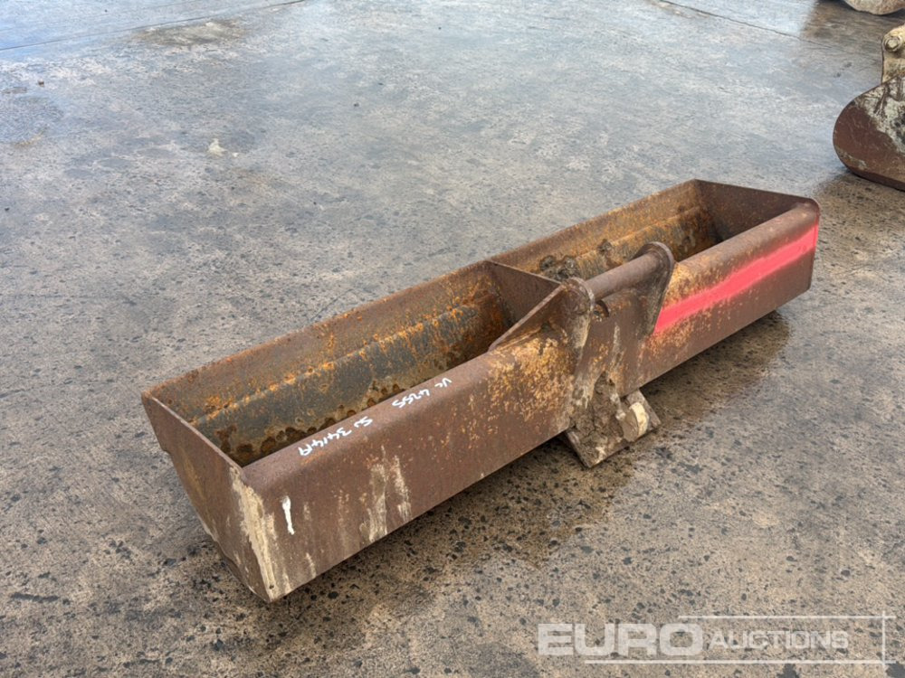 72" Ditching Bucket to suit Dedicated Quick Hitch - Bucket: picture 2 72" Ditching Bucket to suit Dedicated Quick Hitch - Bucket: picture 2
