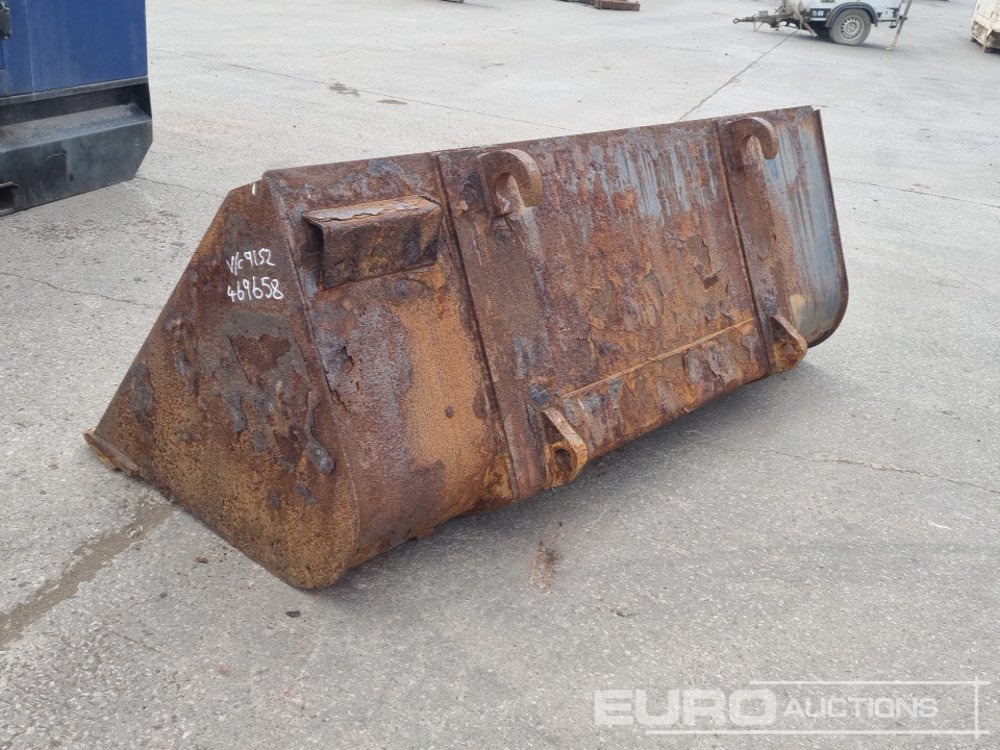 90" Loading Bucket to suit JCB Telehandler - Bucket: picture 3 90" Loading Bucket to suit JCB Telehandler - Bucket: picture 3