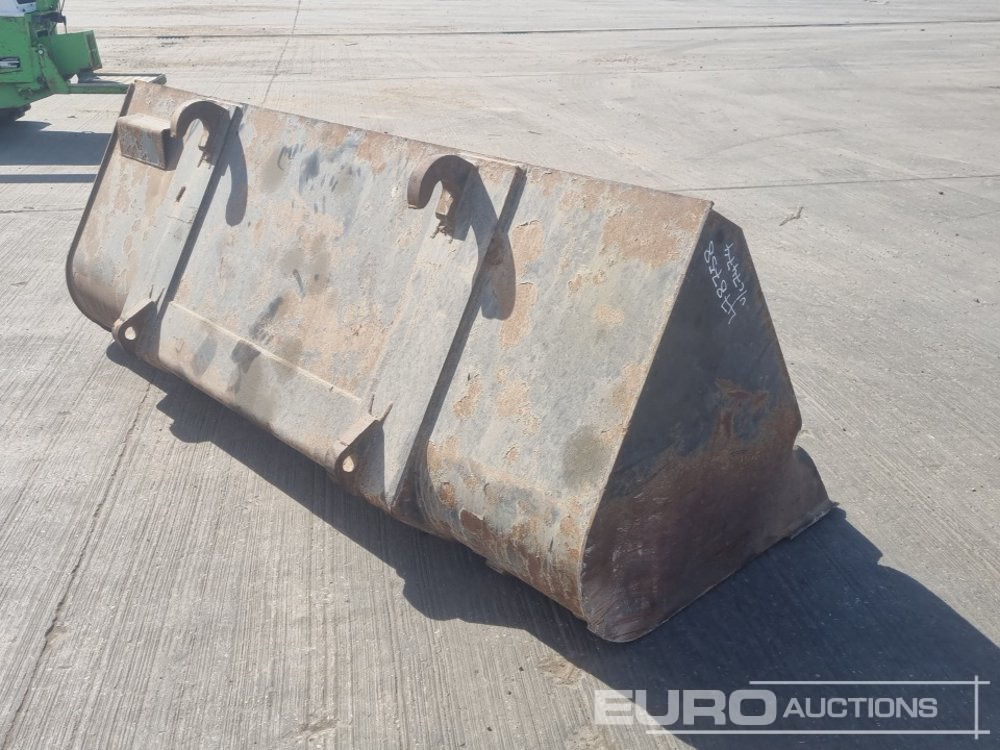 90" Loading Bucket to suit Telehandler - Bucket: picture 5 90" Loading Bucket to suit Telehandler - Bucket: picture 5