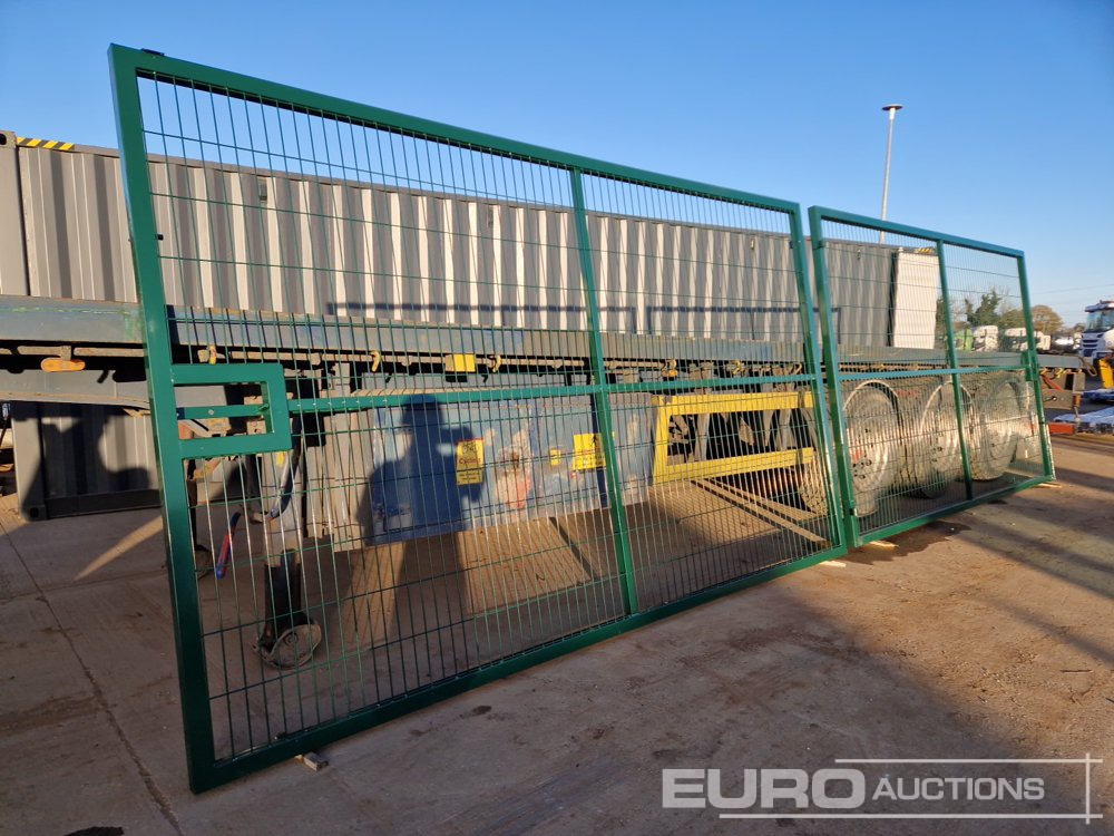 4m x 2.3m Heavy Duty Galvanized Powder Coated Gate (2 of), 100mm x 100mm Post (2 of), Assembly Kit (Green) - Agricultural machinery: picture 1 4m x 2.3m Heavy Duty Galvanized Powder Coated Gate (2 of), 100mm x 100mm Post (2 of), Assembly Kit (Green) - Agricultural machinery: picture 1