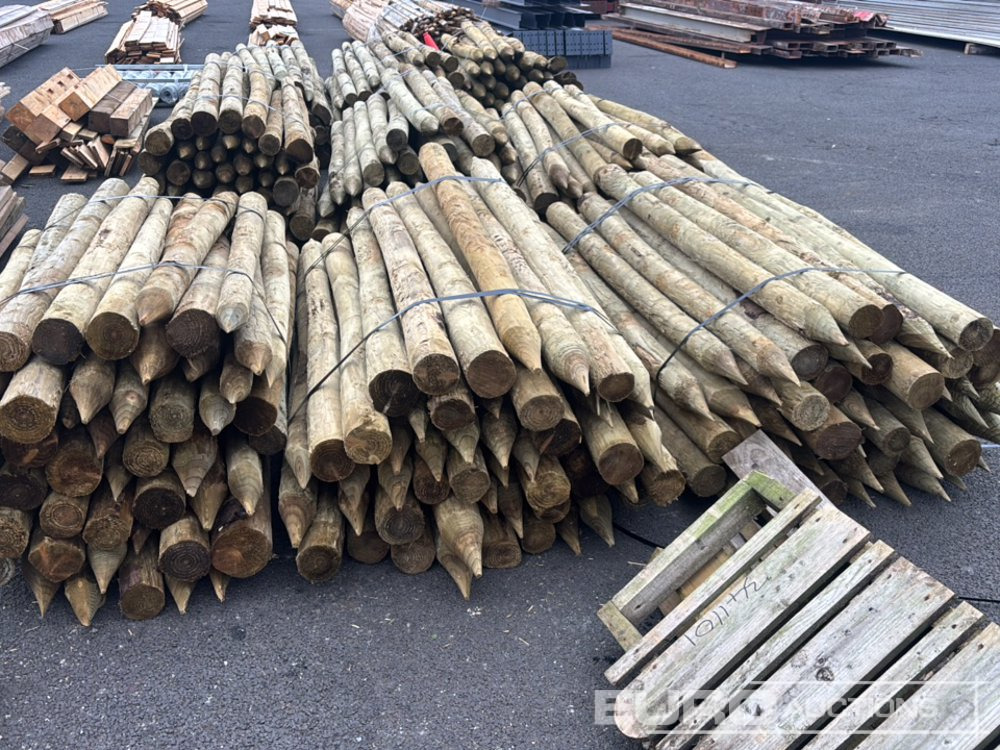 Bundle of Timber Posts (3 of) - Agricultural machinery: picture 5 Bundle of Timber Posts (3 of) - Agricultural machinery: picture 5