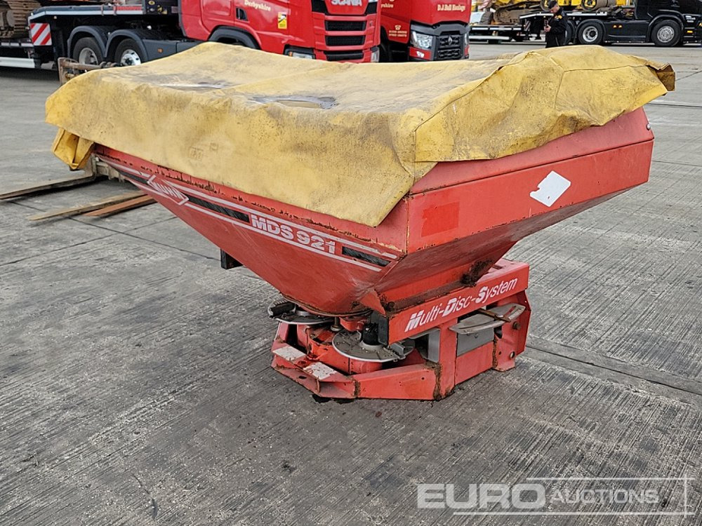 Kuhn PTO Driven Spreader to suit 3 Point Linkage - Agricultural machinery: picture 5 Kuhn PTO Driven Spreader to suit 3 Point Linkage - Agricultural machinery: picture 5