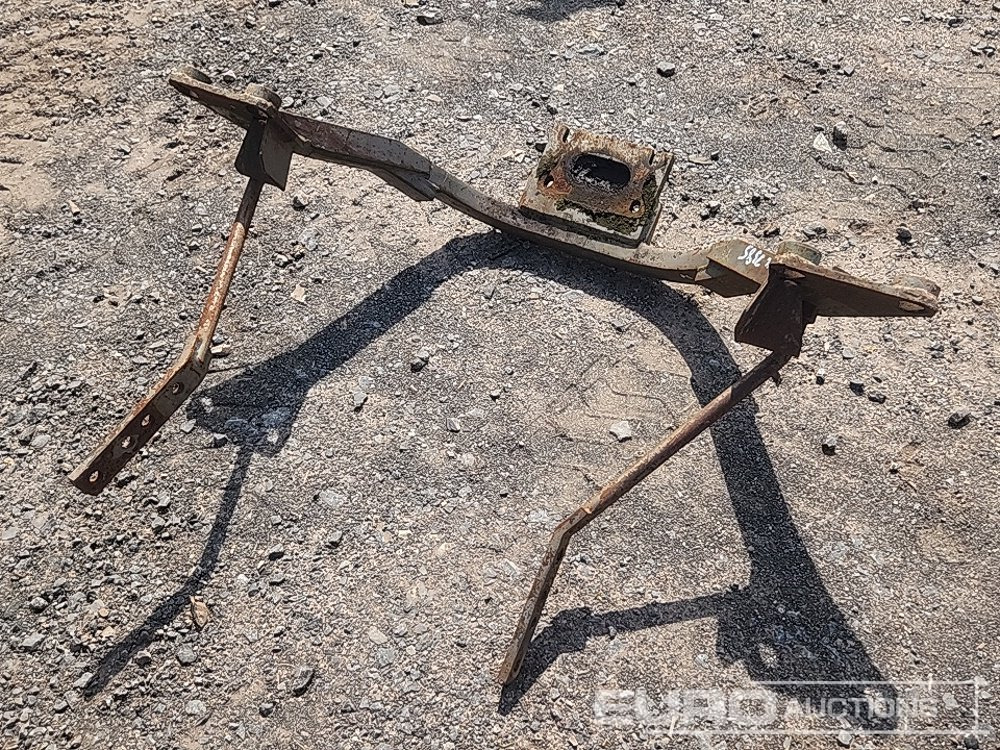 Loader Bracket to suit Massey Ferguson 80 - Agricultural machinery: picture 1 Loader Bracket to suit Massey Ferguson 80 - Agricultural machinery: picture 1