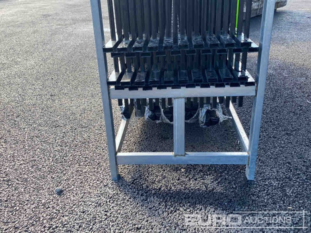 Agricultural machinery Unused 2025 3m x 2m Iron Fencing Panels (20 of) Posts (21 of): picture 9
