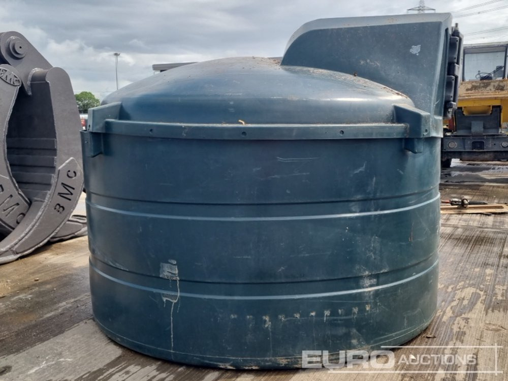 Static Plastic Bunded Fuel Bowser, Electric Pump, Flow Metre - Attachment for Excavator: picture 5 Static Plastic Bunded Fuel Bowser, Electric Pump, Flow Metre - Attachment for Excavator: picture 5