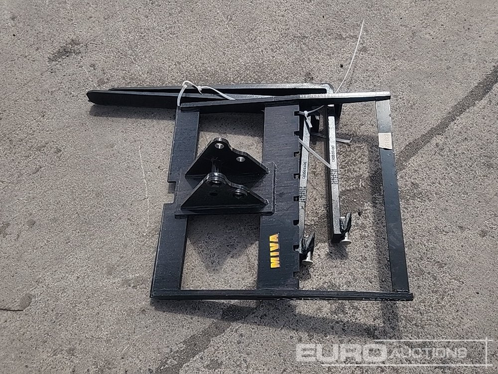 Unused 2025 Pallet Forks to suit Mini Excavator - Attachment for Excavator: picture 2 Unused 2025 Pallet Forks to suit Mini Excavator - Attachment for Excavator: picture 2