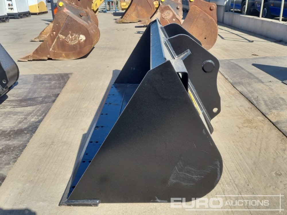 Unused Strickland 90" Loading Bucket to suit Manitou Telehandler - Attachment for Excavator: picture 2 Unused Strickland 90" Loading Bucket to suit Manitou Telehandler - Attachment for Excavator: picture 2