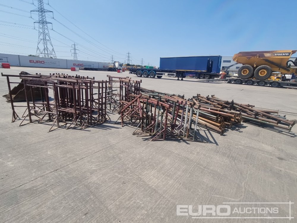 Bundle of Trestles (3 of), Bundle of Acro Props (4 of) - Construction equipment: picture 5 Bundle of Trestles (3 of), Bundle of Acro Props (4 of) - Construction equipment: picture 5
