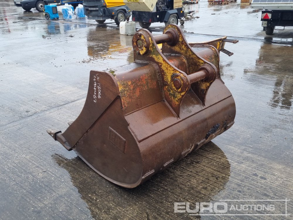 CAT 48" Digging Bucket 65mm Pin to suit 13 Ton Excavator - Bucket: picture 3 CAT 48" Digging Bucket 65mm Pin to suit 13 Ton Excavator - Bucket: picture 3