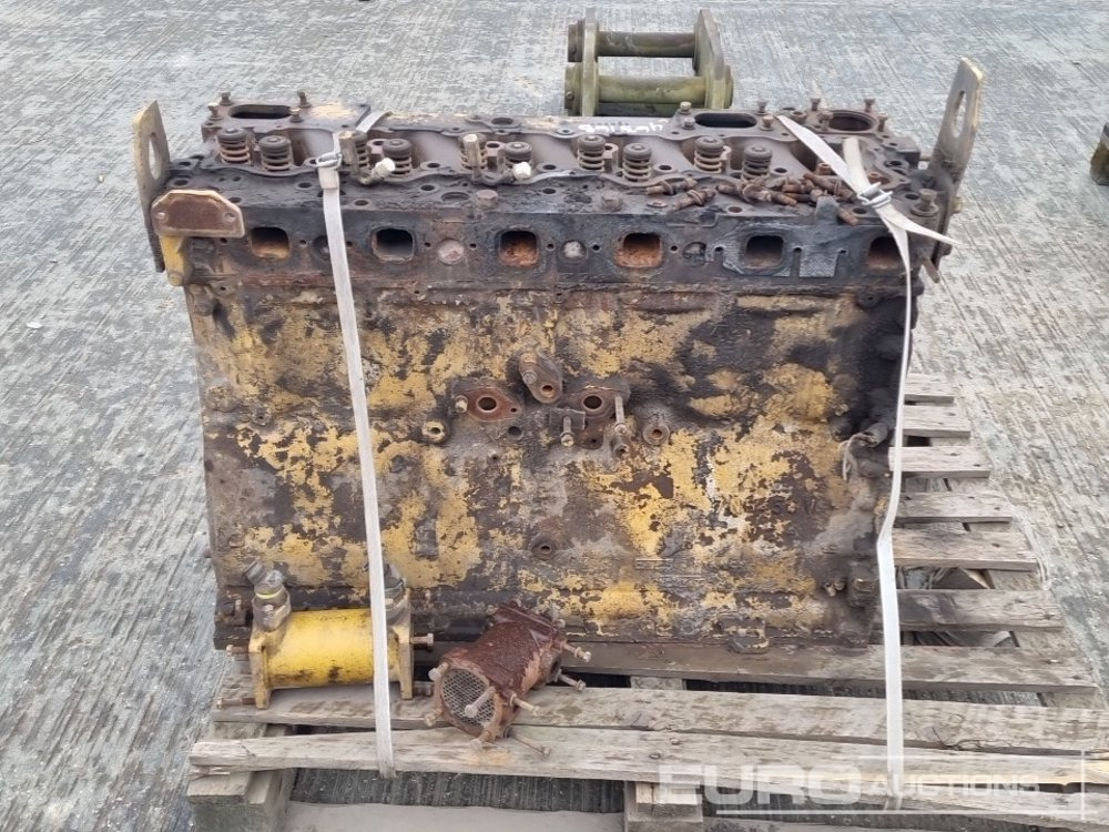 CAT 6 Cylinder Engine Block - Engine: picture 3 CAT 6 Cylinder Engine Block - Engine: picture 3