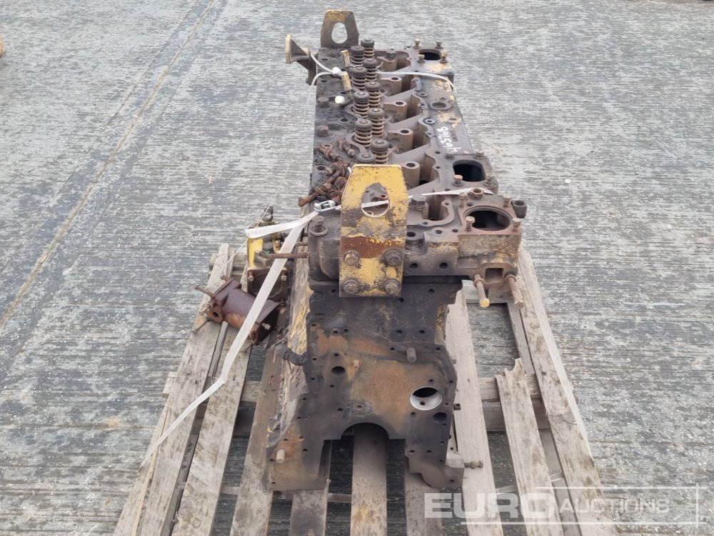 CAT 6 Cylinder Engine Block - Engine: picture 4 CAT 6 Cylinder Engine Block - Engine: picture 4