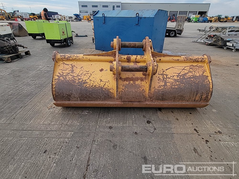 CAT 84" Ditching Bucket 80mm Pin to suit 20 Ton Excavator - Bucket: picture 4 CAT 84" Ditching Bucket 80mm Pin to suit 20 Ton Excavator - Bucket: picture 4