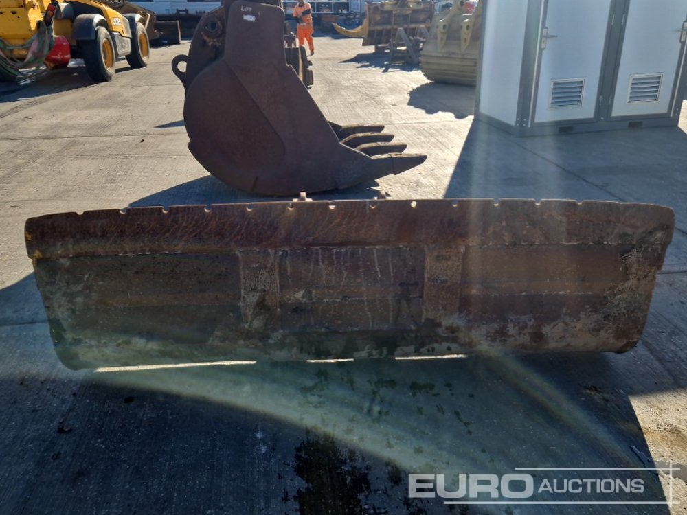 Bucket CAT 94" Ditching Bucket 80mm Pin to suit 20 Ton Excavator: picture 6