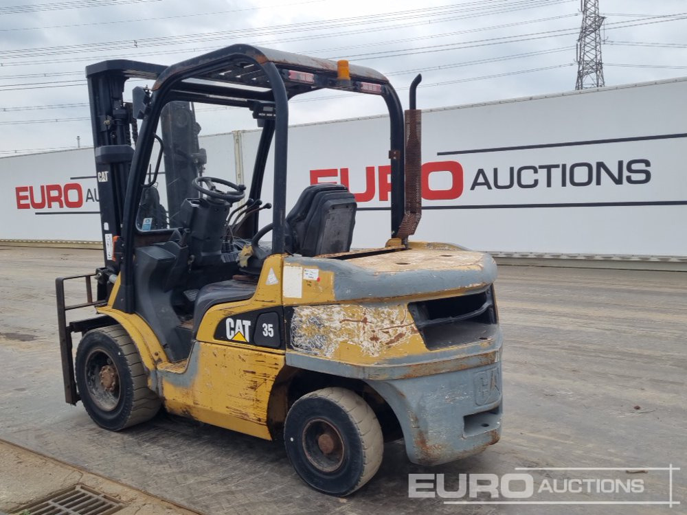 CAT DP35N - Forklift: picture 3 CAT DP35N - Forklift: picture 3