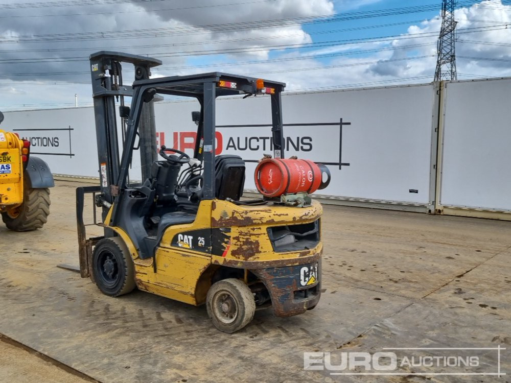 CAT GP25NT - Forklift: picture 3 CAT GP25NT - Forklift: picture 3