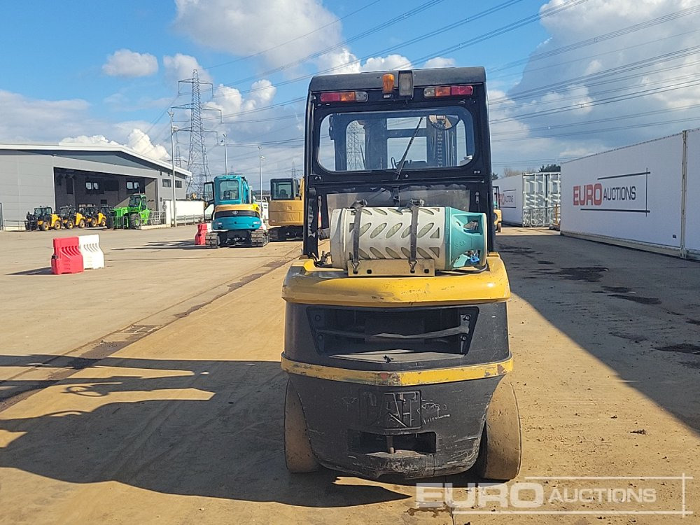 CAT GP30N - Forklift: picture 4 CAT GP30N - Forklift: picture 4