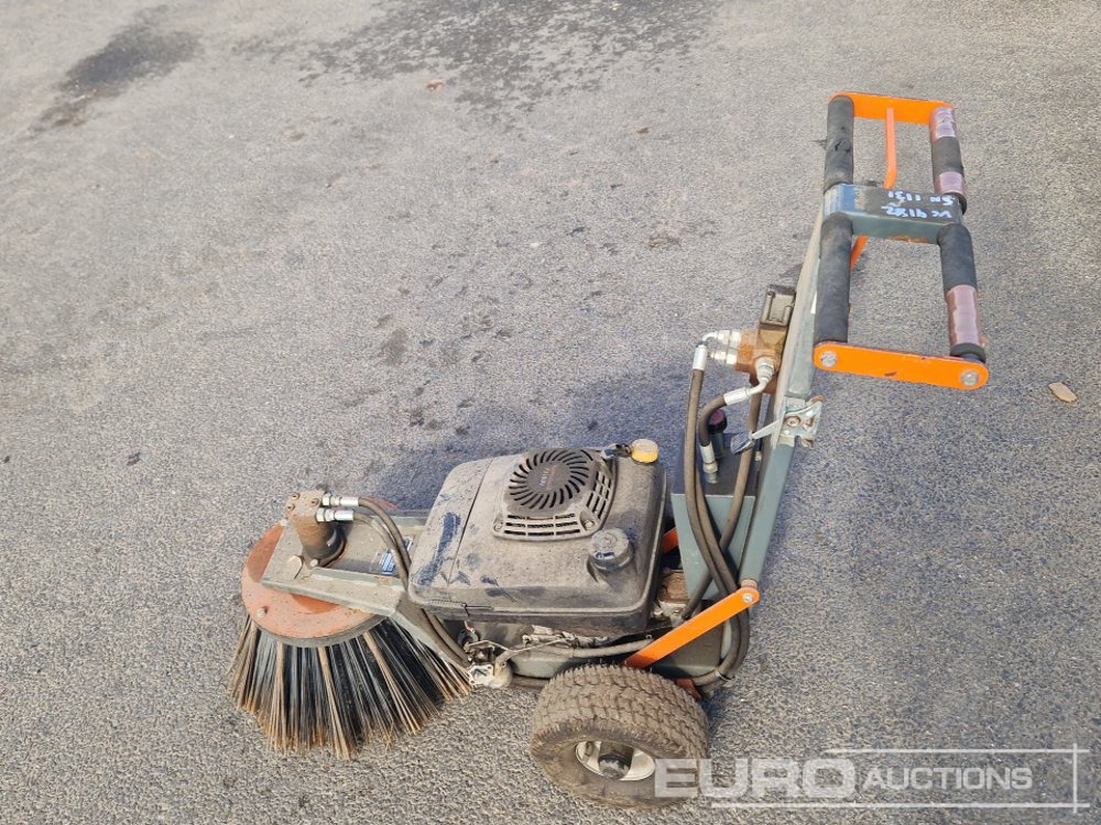 Cubb100 Petrol Weed Brush, Kawasaki Engine - Construction equipment: picture 2 Cubb100 Petrol Weed Brush, Kawasaki Engine - Construction equipment: picture 2