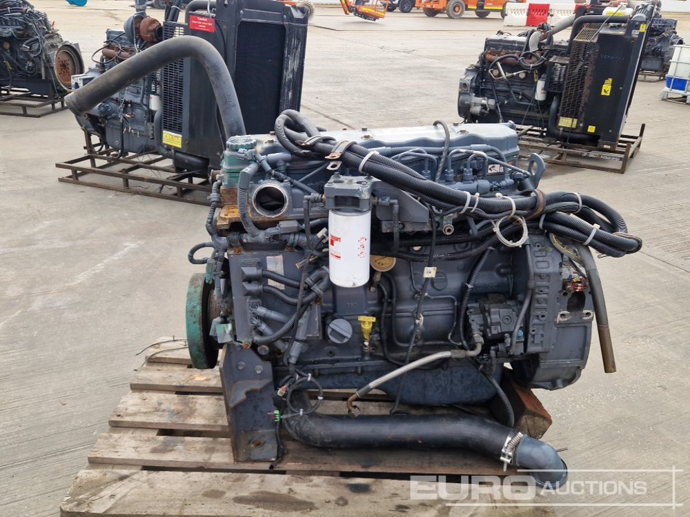 Cummins 6 Cylinder Engine - Engine: picture 2 Cummins 6 Cylinder Engine - Engine: picture 2