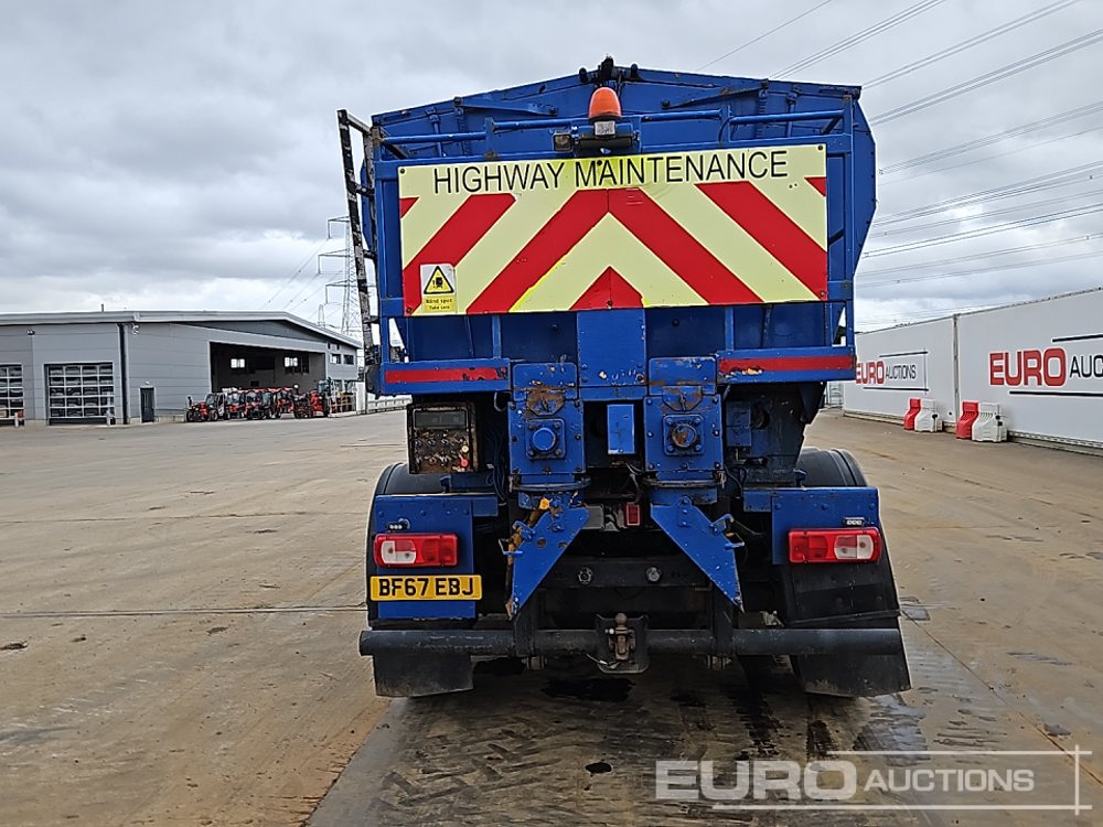 DAF CF320 - Asphalt distributor: picture 4 DAF CF320 - Asphalt distributor: picture 4