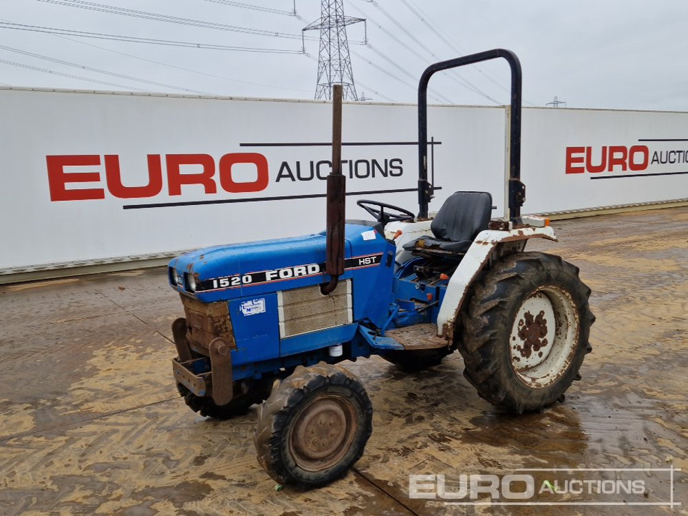 Ford 4WD Compact Tractor, Roll Bar - Compact tractor: picture 1 Ford 4WD Compact Tractor, Roll Bar - Compact tractor: picture 1