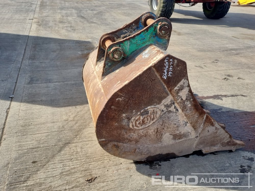 Geith 46" Digging Bucket 65mm Pin to suit 13 Ton Excavator - Bucket: picture 5 Geith 46" Digging Bucket 65mm Pin to suit 13 Ton Excavator - Bucket: picture 5