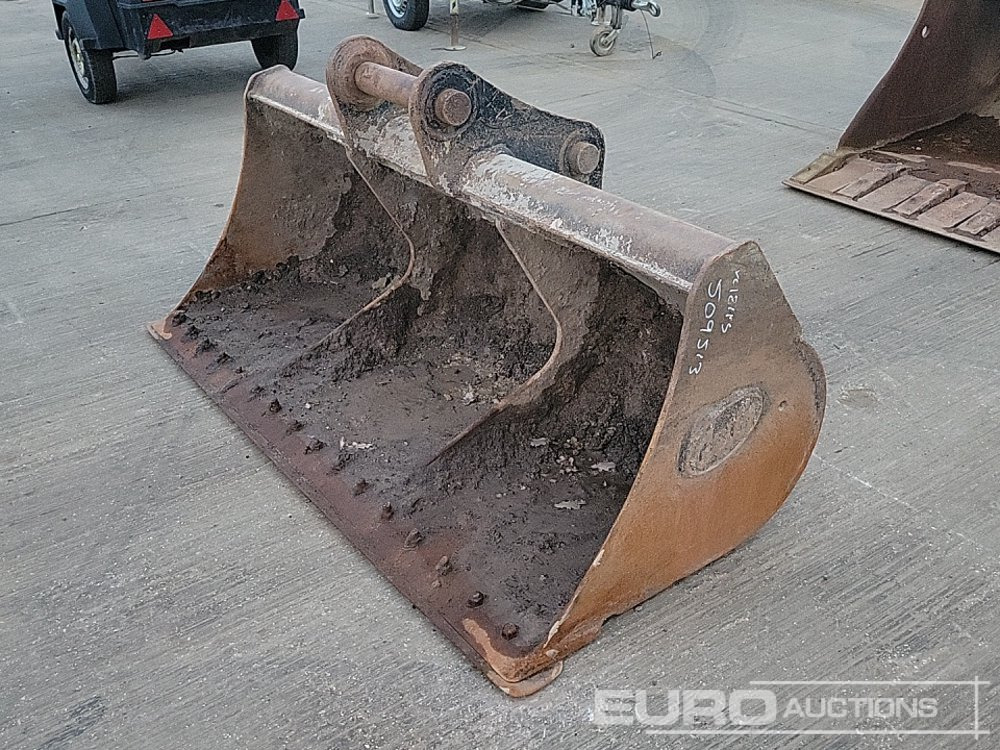 Geith 84" Ditching Bucket 80mm Pin to suit 20 Ton Excavator - Bucket: picture 1 Geith 84" Ditching Bucket 80mm Pin to suit 20 Ton Excavator - Bucket: picture 1