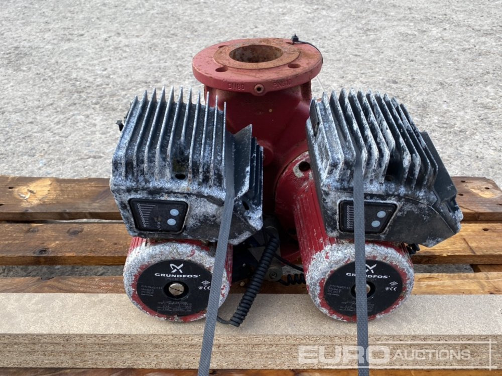 Grundfos UPED 80-120F Twin Head Commercial Circulator - Water pump: picture 2 Grundfos UPED 80-120F Twin Head Commercial Circulator - Water pump: picture 2