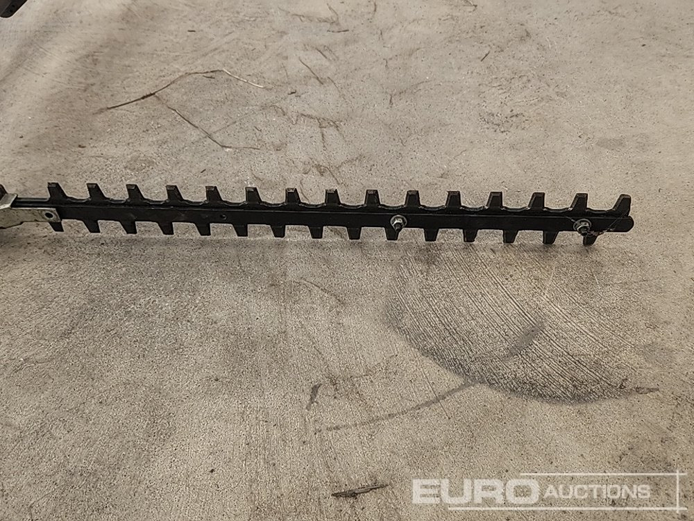 Husqvarna 325HE4 Petrol Pole Hedge Trimmer - Workshop equipment: picture 5 Husqvarna 325HE4 Petrol Pole Hedge Trimmer - Workshop equipment: picture 5