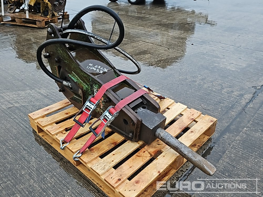 Hydraulic Breaker 45mm Pin to suit 4-6 Ton Excavator - Hydraulic hammer: picture 3 Hydraulic Breaker 45mm Pin to suit 4-6 Ton Excavator - Hydraulic hammer: picture 3