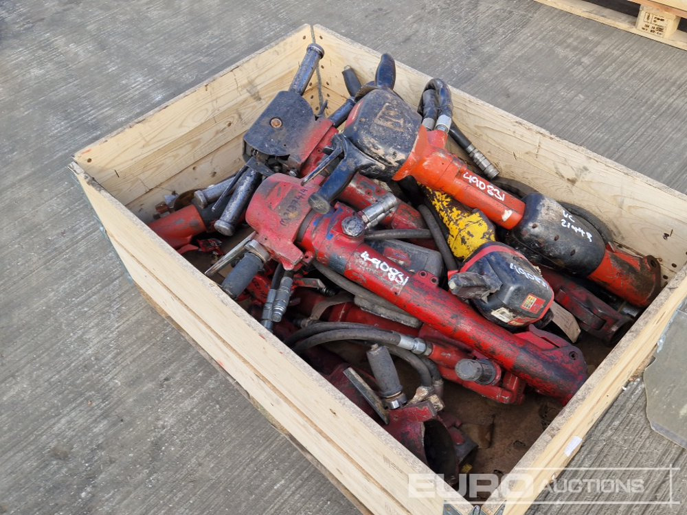Hydraulic Hand Held Breakers & Parts (1 Stillage of) - Asphalt machine: picture 3 Hydraulic Hand Held Breakers & Parts (1 Stillage of) - Asphalt machine: picture 3