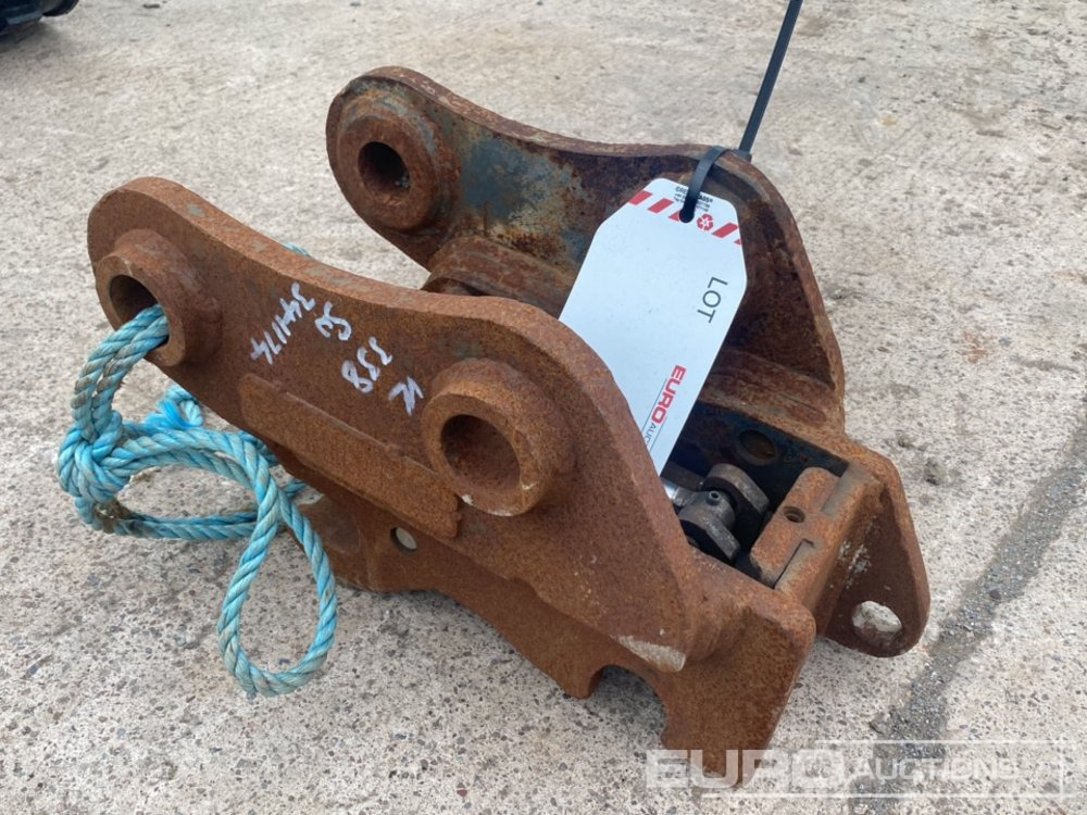 Hydraulic Quick 45mm Pin to suit 4-6 Ton Excavator - Quick coupler: picture 3 Hydraulic Quick 45mm Pin to suit 4-6 Ton Excavator - Quick coupler: picture 3