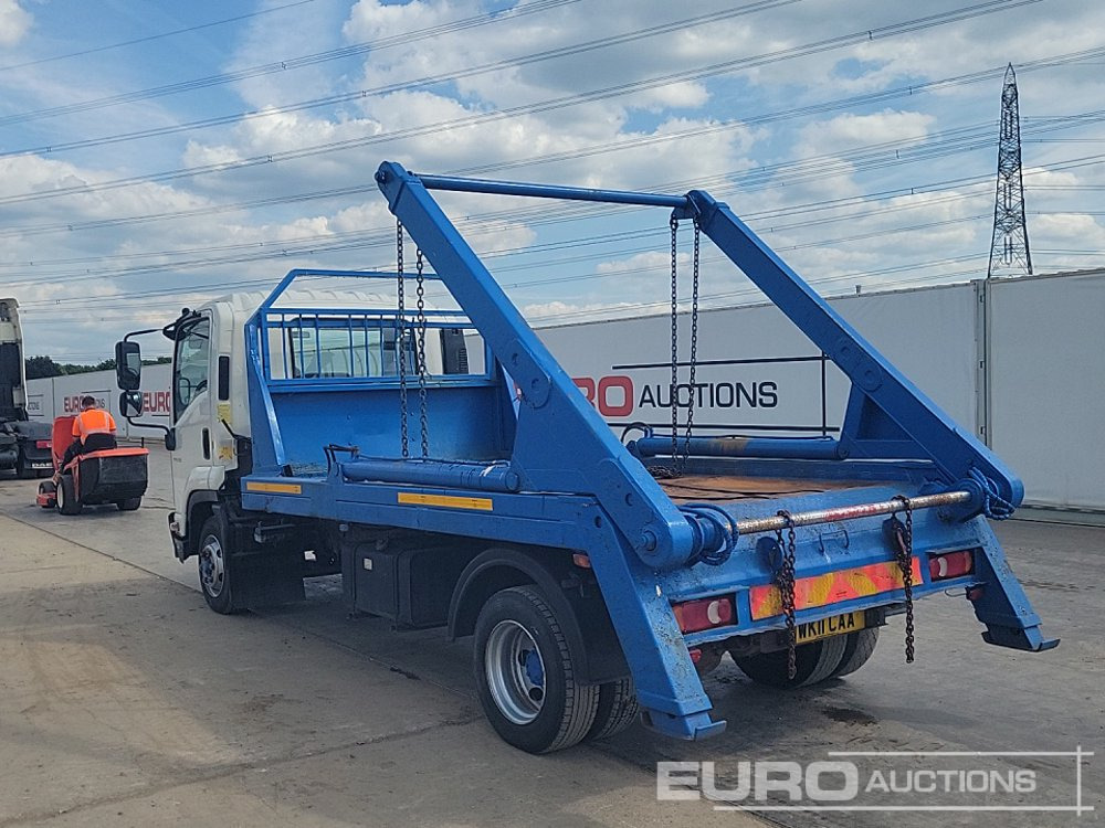 Isuzu F110.210 - Skip loader truck: picture 3 Isuzu F110.210 - Skip loader truck: picture 3