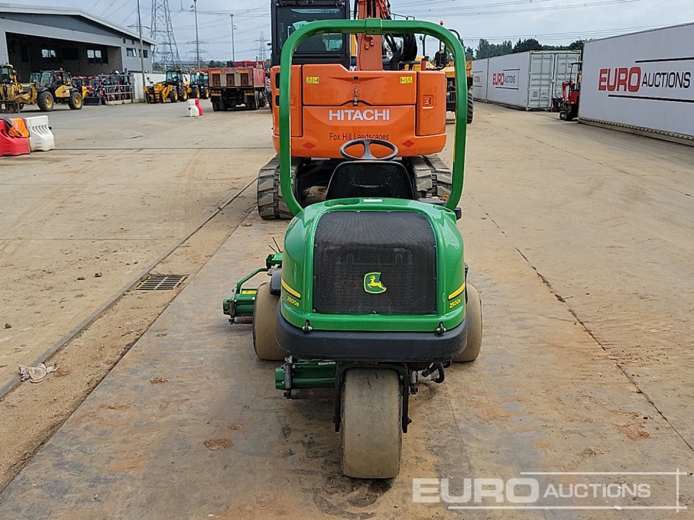 John Deere 2500B - Garden mower: picture 4 John Deere 2500B - Garden mower: picture 4