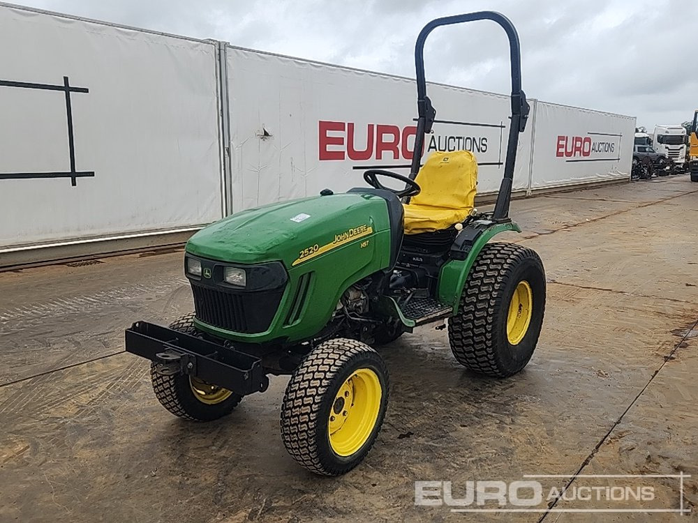 John Deere 2520 - Compact tractor: picture 1 John Deere 2520 - Compact tractor: picture 1